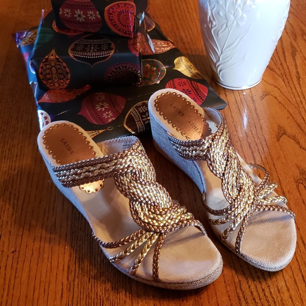Laura Ashley Platform Wedge 9M